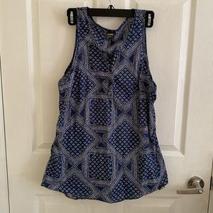 North Face sleeveless blouse